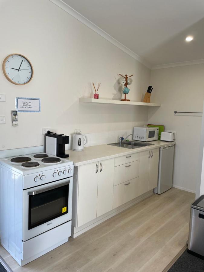 The Lake Guesthouse Budgewoi Екстериор снимка